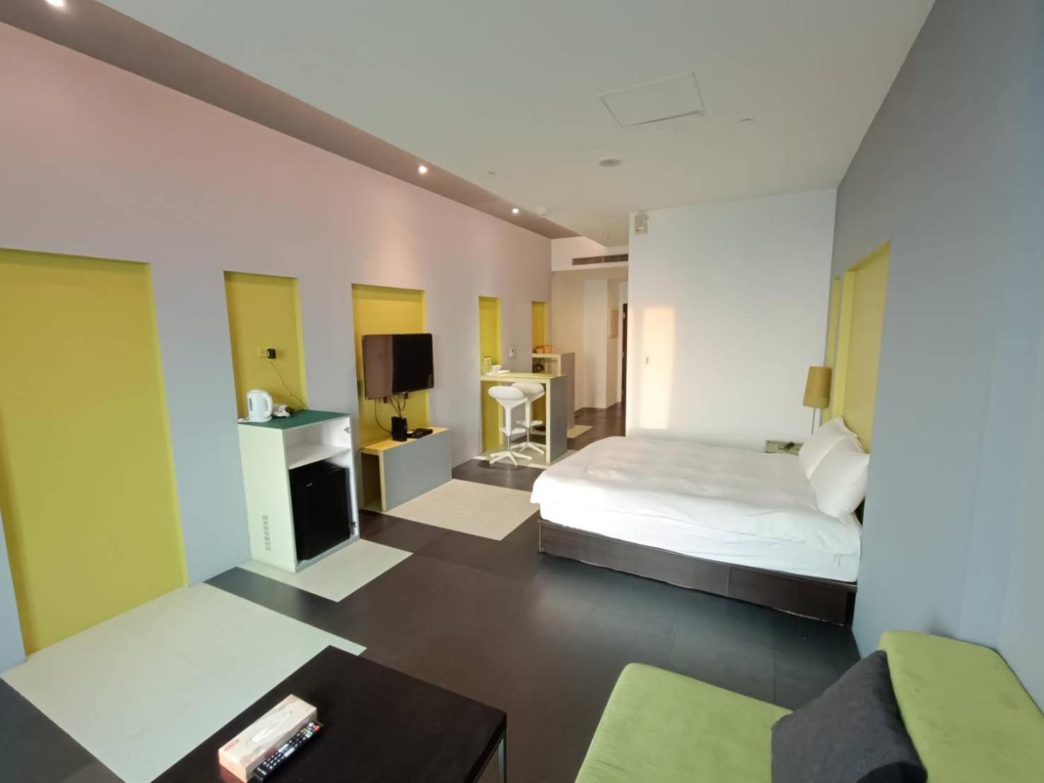 三条文旅 Apartment Kaohsiung Bagian luar foto