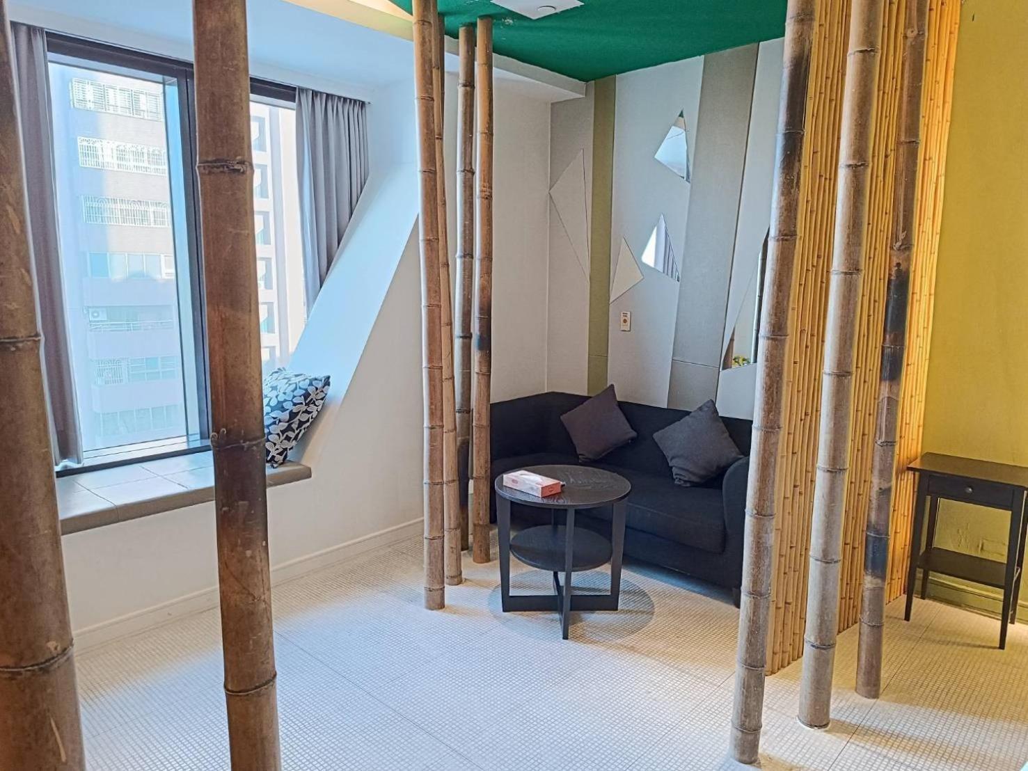 三条文旅 Apartment Kaohsiung Bagian luar foto