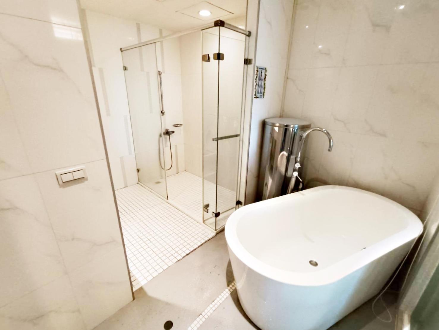 三条文旅 Apartment Kaohsiung Bagian luar foto