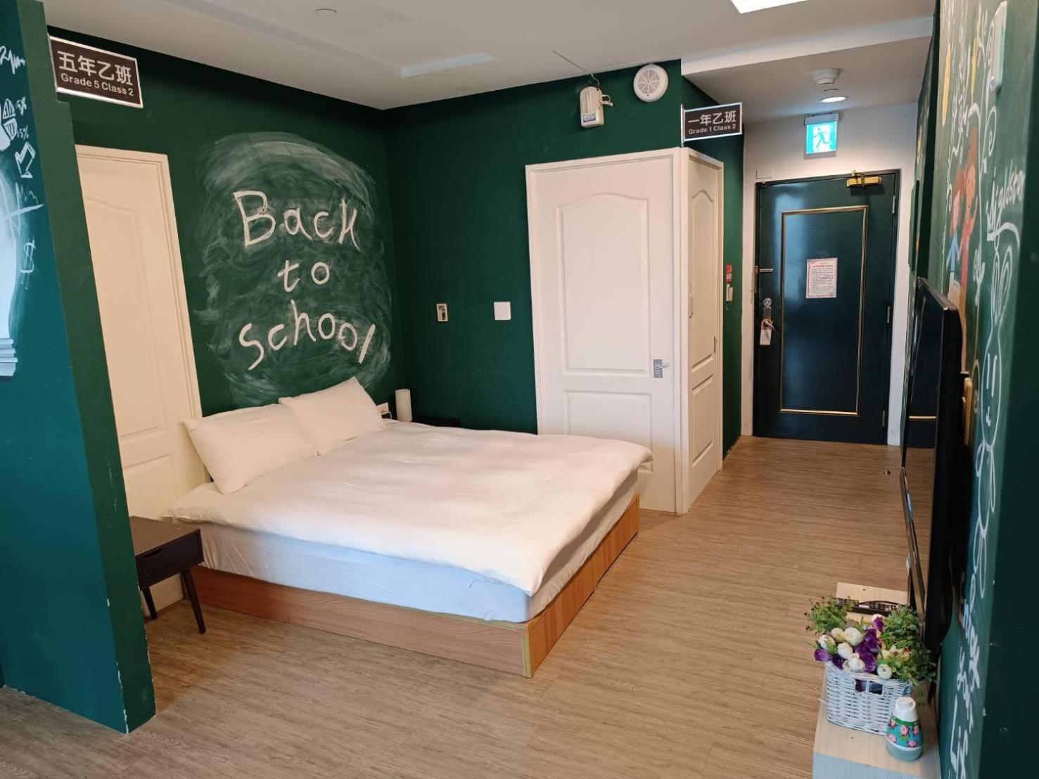 三条文旅 Apartment Kaohsiung Bagian luar foto