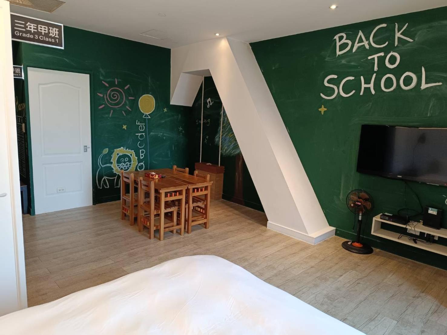三条文旅 Apartment Kaohsiung Bagian luar foto