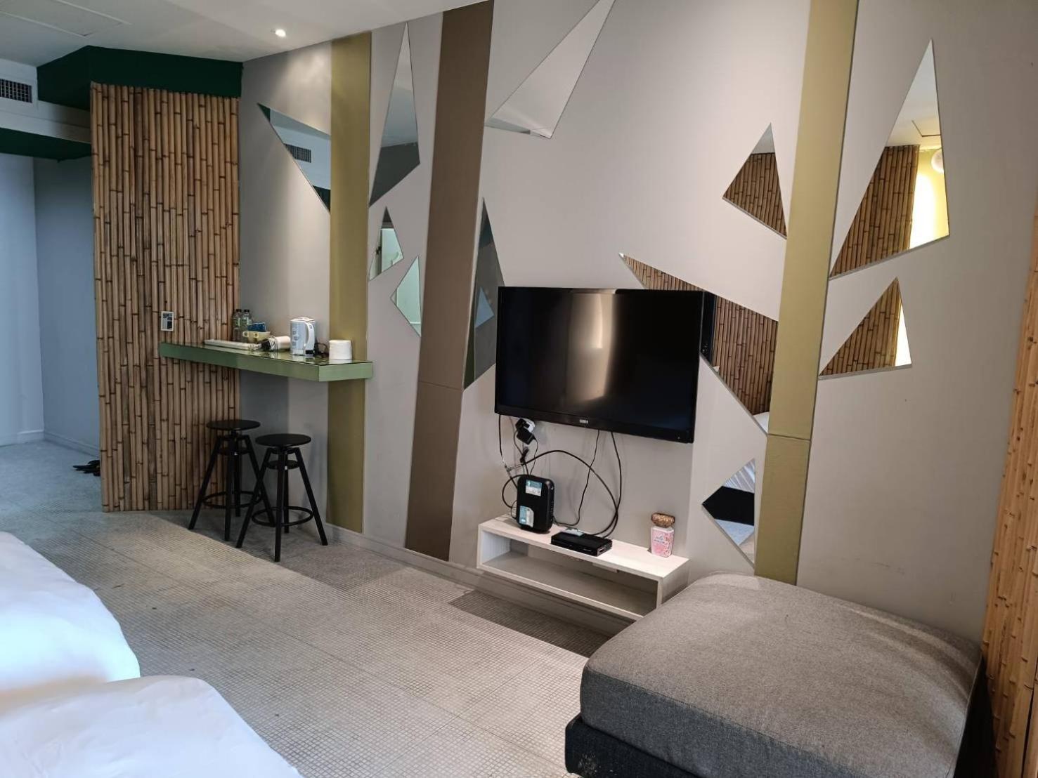 三条文旅 Apartment Kaohsiung Bagian luar foto